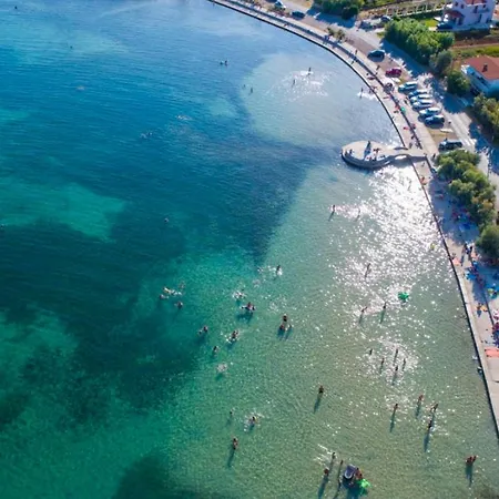 Dana - Seafront * Pašman